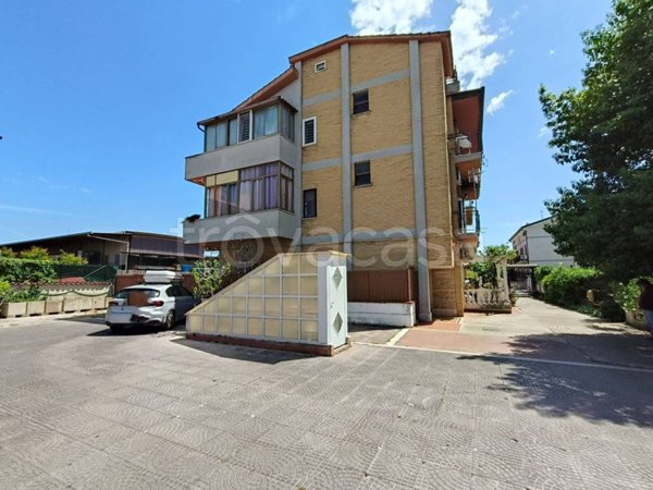 appartamento in vendita a Roma in zona Casal Morena