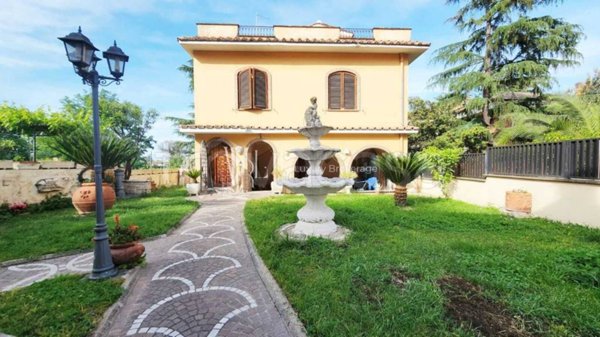 casa indipendente in vendita a Roma in zona Centro Storico