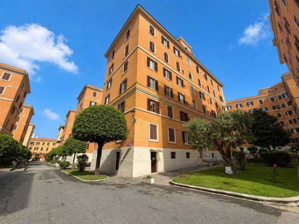 appartamento in vendita a Roma in zona Tuscolano