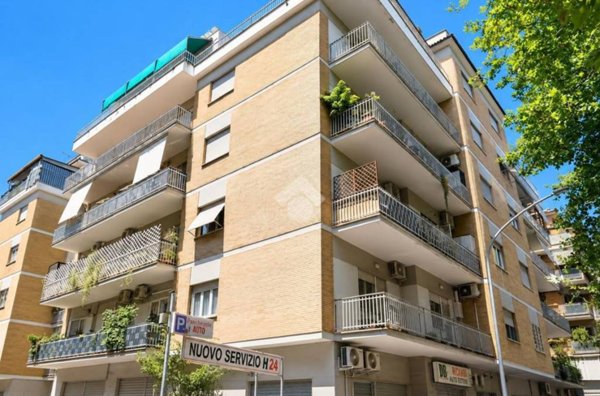 appartamento in vendita a Roma in zona Appio Claudio