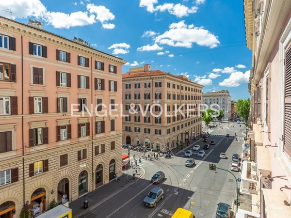 appartamento in vendita a Roma in zona Esquilino