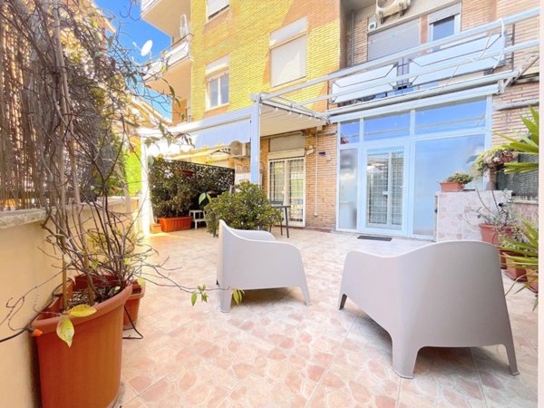 appartamento in vendita a Roma in zona Tuscolano