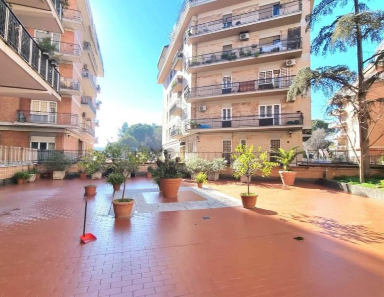 appartamento in vendita a Roma in zona Monte Sacro/Talenti