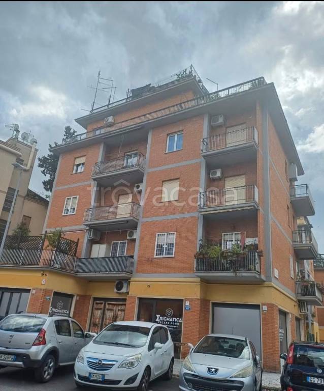 appartamento in vendita a Roma in zona Torre Maura