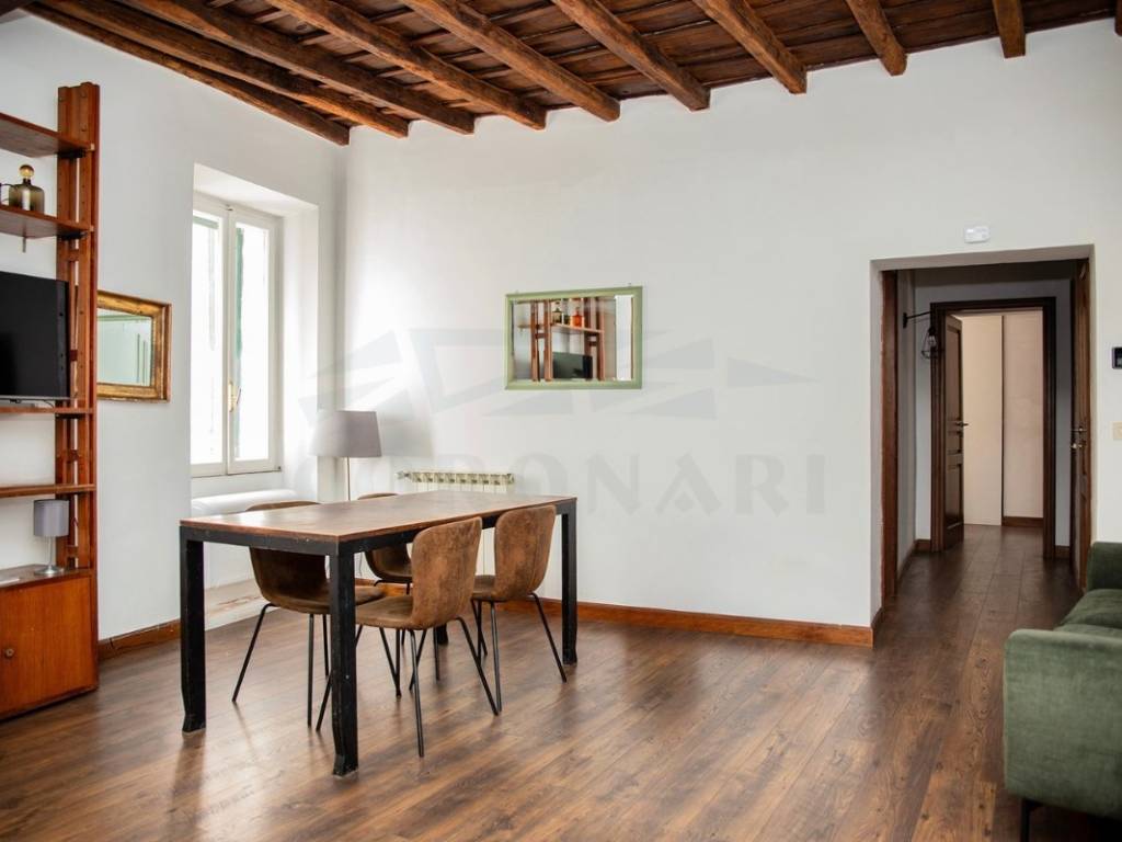 appartamento in vendita a Roma in zona Parione/Sant'Eustachio