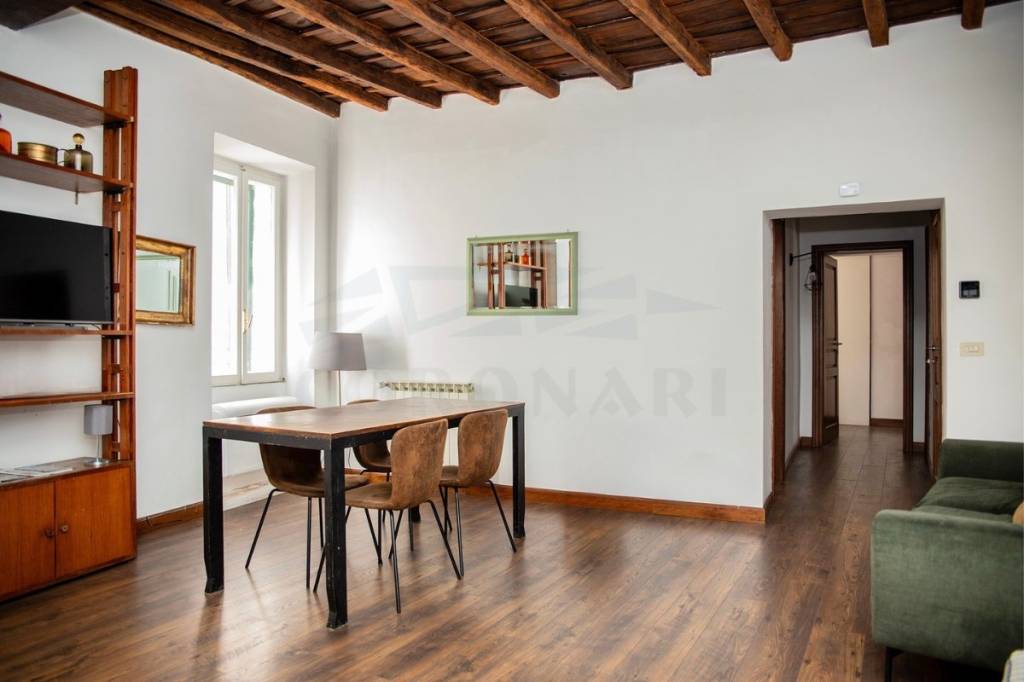 appartamento in vendita a Roma in zona Parione/Sant'Eustachio