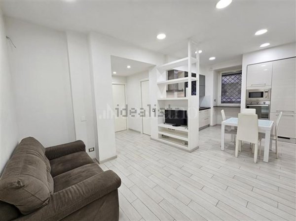 appartamento in vendita a Roma in zona Appio Latino