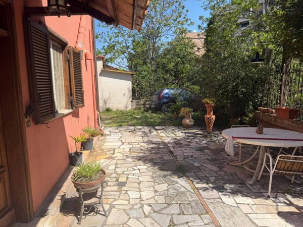 appartamento in vendita a Roma in zona Ardeatino