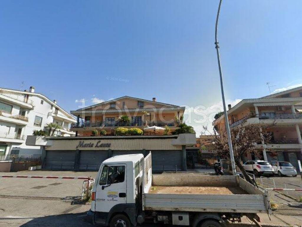 appartamento in vendita a Roma in zona Finocchio