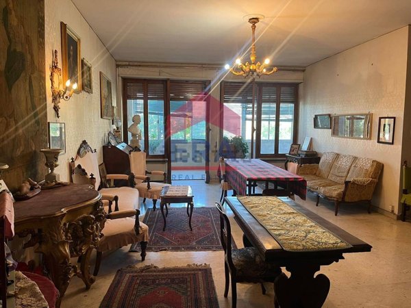 appartamento in vendita a Roma in zona Ardeatino