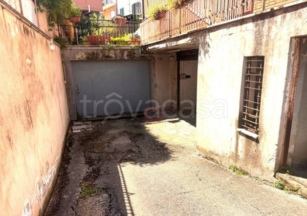 casa indipendente in vendita a Roma in zona Finocchio