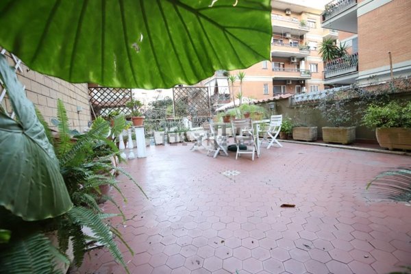 appartamento in vendita a Roma in zona Ostia