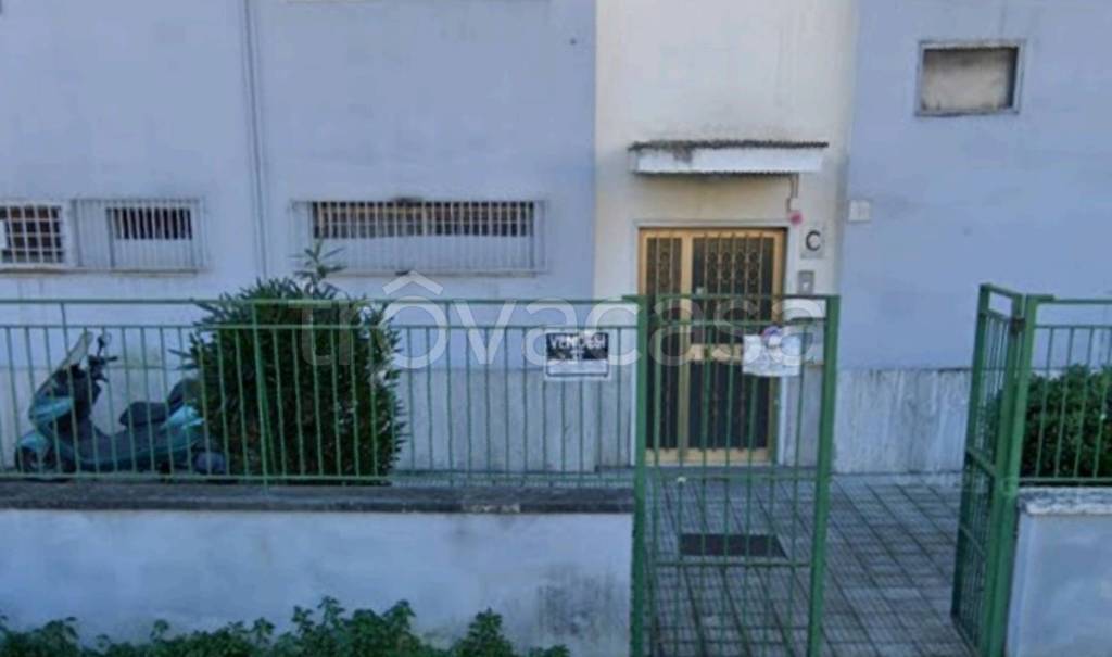 locale commerciale in vendita a Roma in zona San Basilio