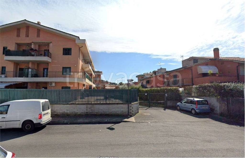 appartamento in vendita a Roma in zona Casal Morena