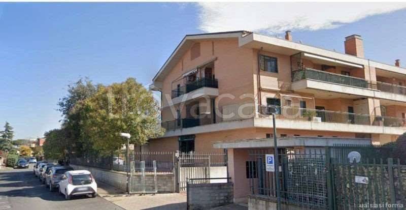 appartamento in vendita a Roma in zona Casal Morena