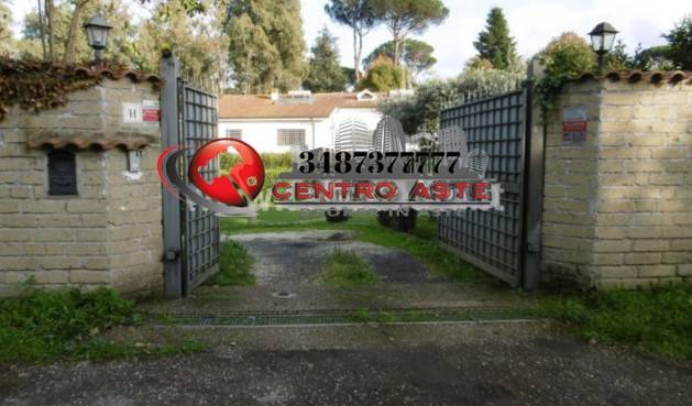 casa indipendente in vendita a Roma in zona Prima Porta