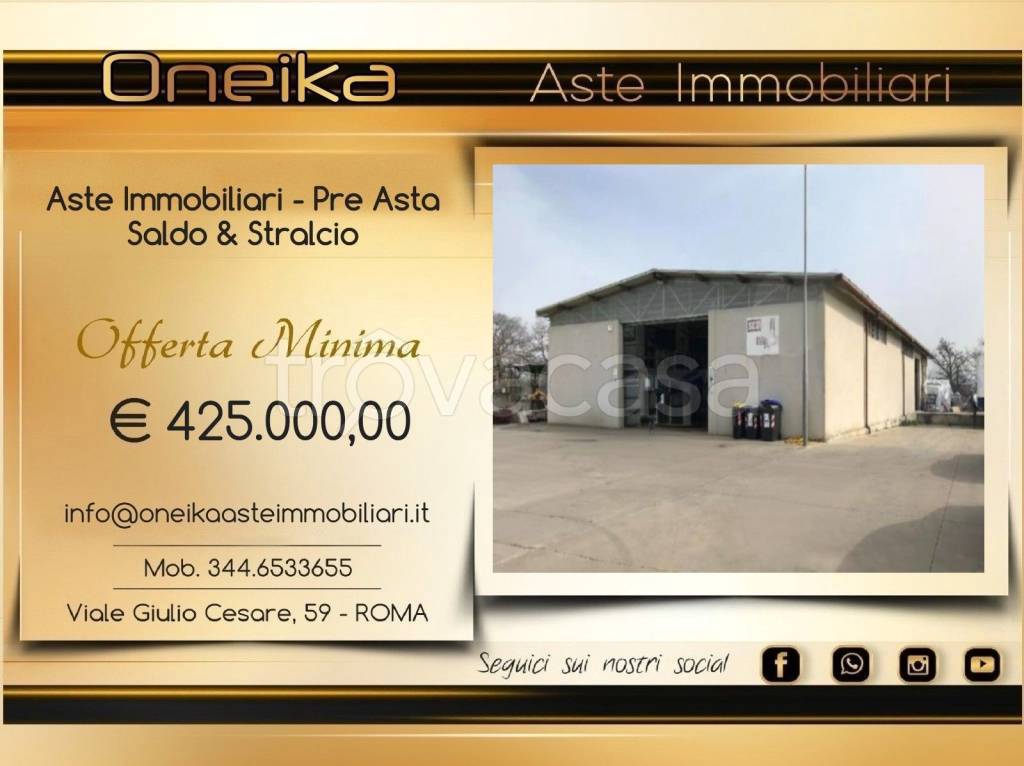 locale commerciale in vendita a Roma in zona Valle Santa