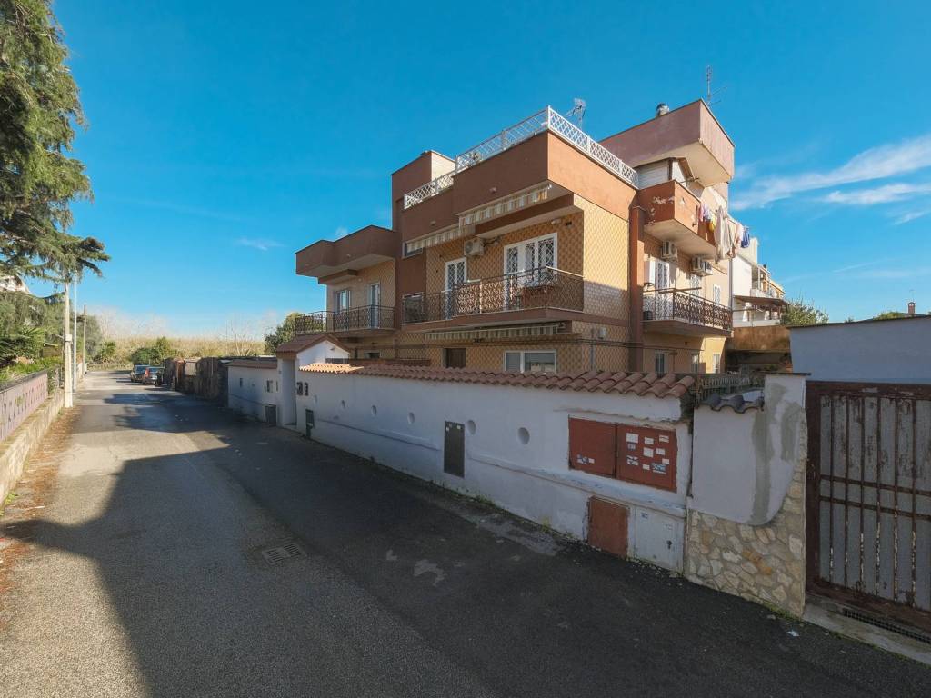 appartamento in vendita a Roma in zona Dragona/Bagnoletto