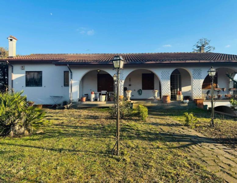 casa indipendente in vendita a Roma in zona Trigoria