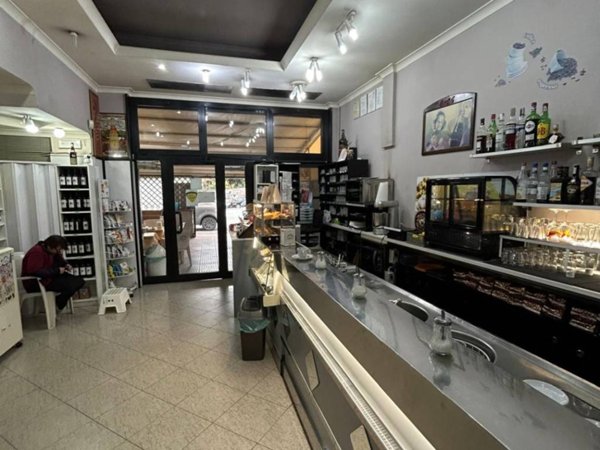 negozio in vendita a Roma in zona Torrevecchia