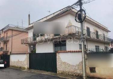 appartamento in vendita a Roma in zona Giardini di Corcolle