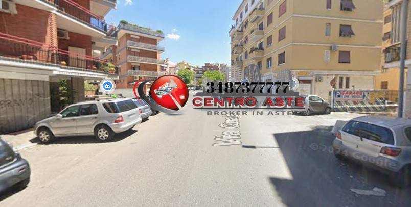 appartamento in vendita a Roma in zona Tuscolano