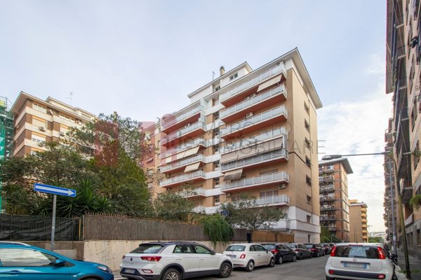 appartamento in vendita a Roma in zona Trastevere