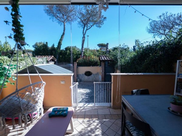 casa indipendente in vendita a Roma in zona Infernetto