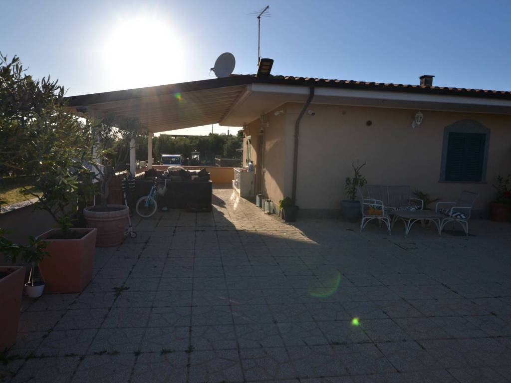 casa indipendente in vendita a Roma in zona Trigoria