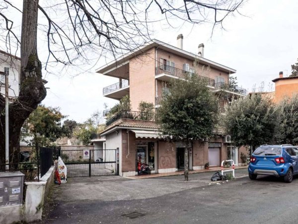 negozio in vendita a Roma in zona Trionfale