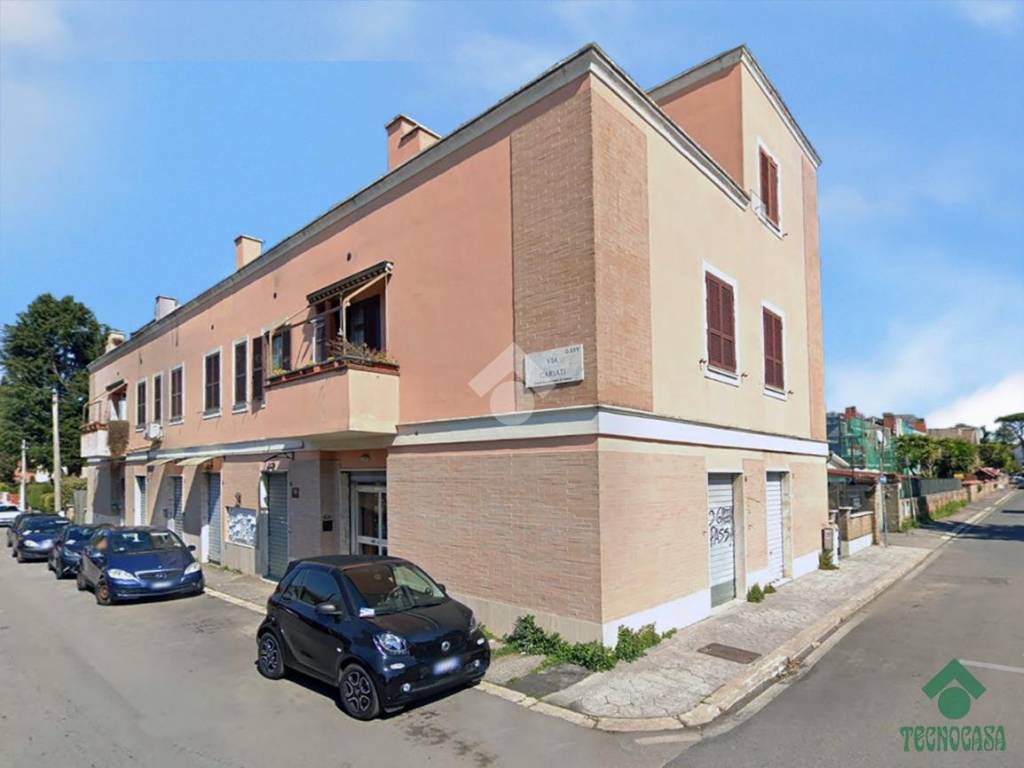 appartamento in vendita a Roma in zona Appio Claudio