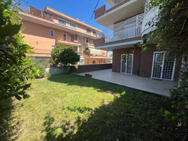 appartamento in vendita a Roma in zona Tor di Quinto