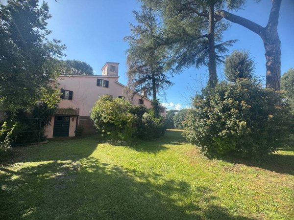 casa indipendente in vendita a Roma in zona Sette Bagni