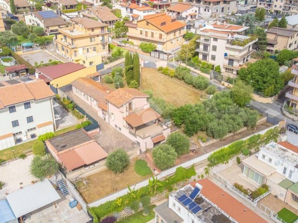 casa indipendente in vendita a Roma in zona Castelverde