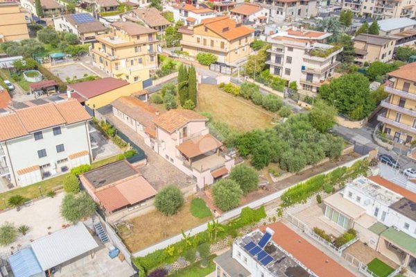 casa indipendente in vendita a Roma in zona Castelverde