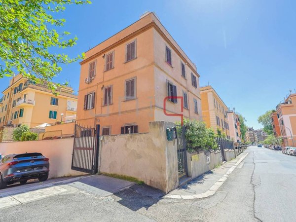 monolocale in vendita a Roma in zona Appio Latino