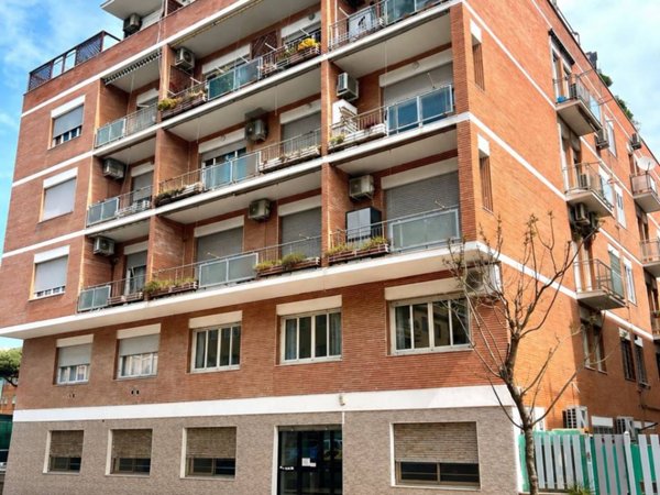 appartamento in vendita a Roma in zona Castel Fusano