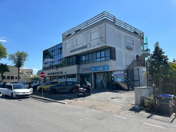 ufficio in vendita a Roma in zona Casal Monastero