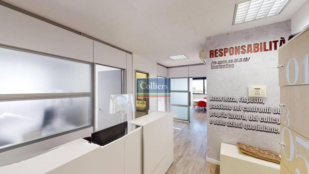 ufficio in vendita a Roma in zona Torrino