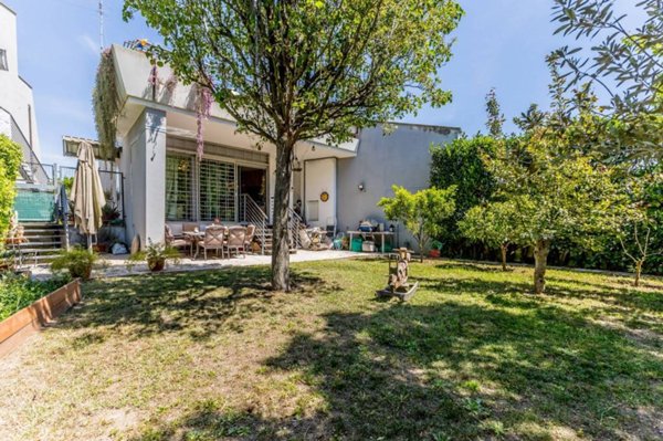 casa indipendente in vendita a Roma in zona Portuense