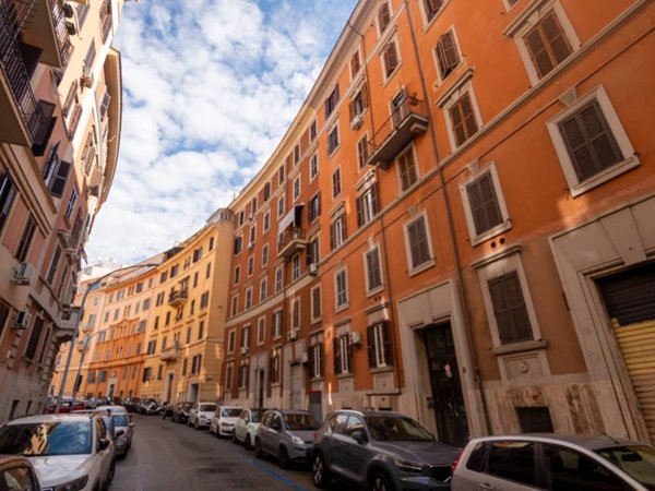 appartamento in vendita a Roma in zona Appio Latino