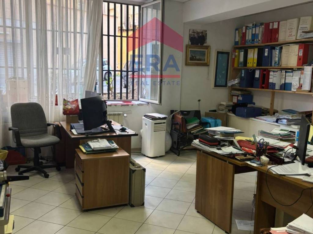 ufficio in vendita a Roma in zona Portuense