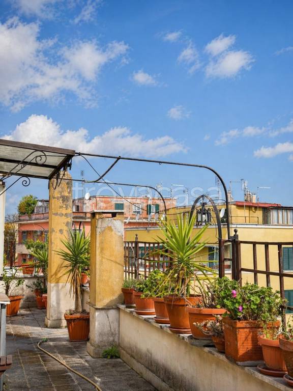 appartamento in vendita a Roma in zona Gianicolense
