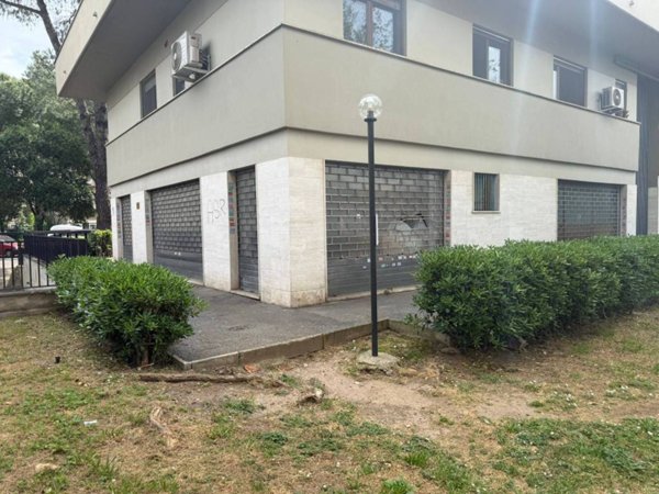 negozio in vendita a Roma in zona Pietralata