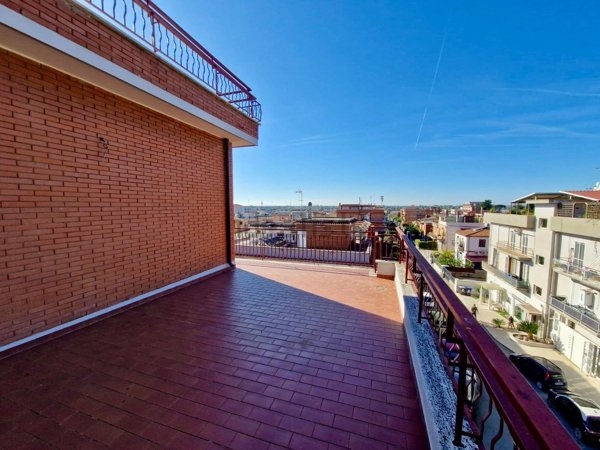 appartamento in vendita a Roma in zona Dragona/Bagnoletto