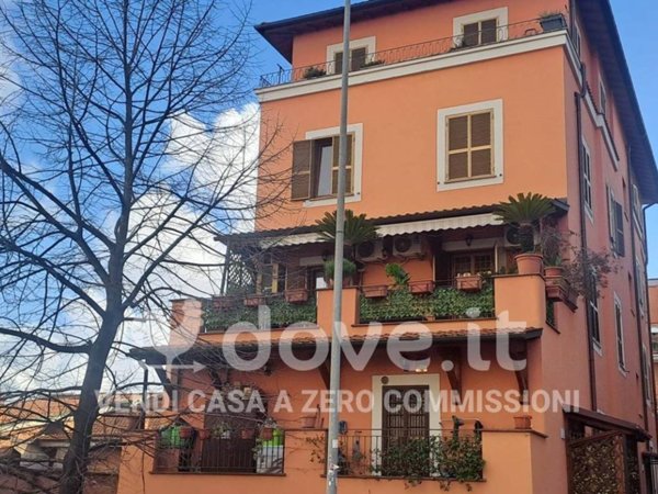 appartamento in vendita a Roma in zona Prenestino-Centocelle