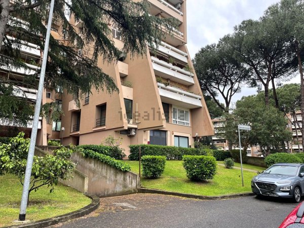 appartamento in vendita a Roma in zona Vigna Murata
