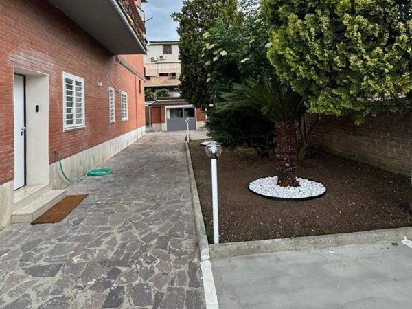 appartamento in vendita a Roma in zona Selva Candida