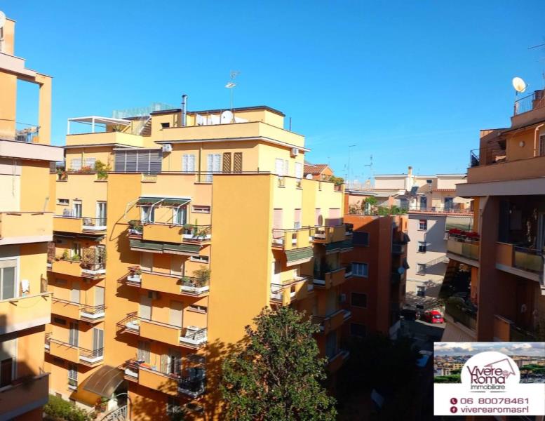appartamento in vendita a Roma in zona Ostiense