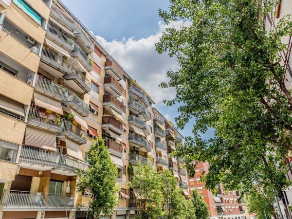appartamento in vendita a Roma in zona Appio Latino